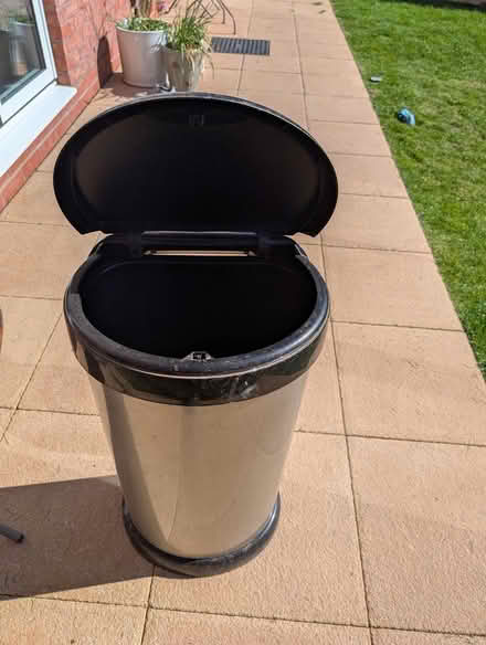 Photo of free Kitchen bin (Gainsborough) #2