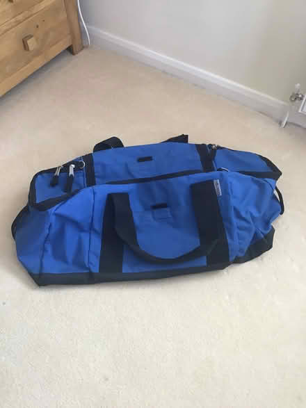 Photo of free Holdall (Hampton Hill TW12) #1