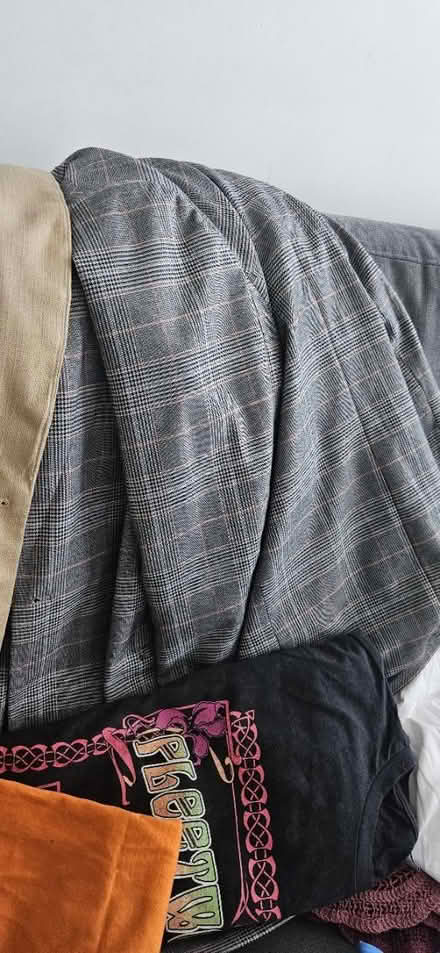 Photo of free Womens size 20 clothing (Brent) #3