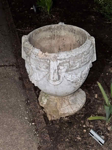 Photo of free Stone planter (19711) #1