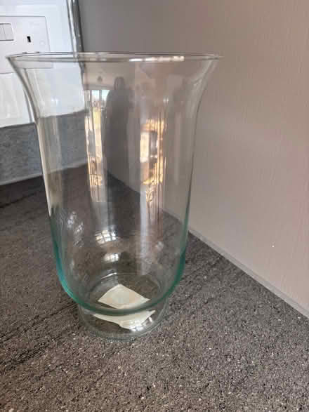 Photo of free Glass vase (Leighton Buzzard LU7) #4