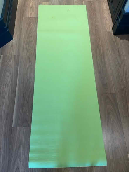 Photo of free Yoga/pilates mat (Boxmoor, Hemel Hempstead) #3