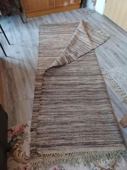 Photo of free Rug (Wisewood S6) #1