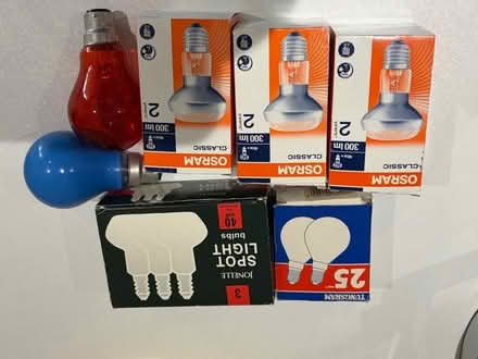 Photo of free Selection of lightbulbs (Hook Heath GU22) #1
