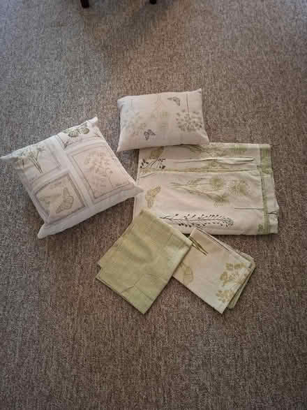Photo of free Single bed duvet cover set (Woodley RG5) #1