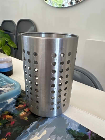 Photo of free IKEA utensil pot (SE19) #1