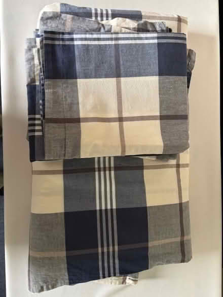 Photo of free King Size Duvet Set (Drumoak AB31) #1