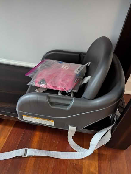 Photo of free Booster seat (63rd& main, DG) #1