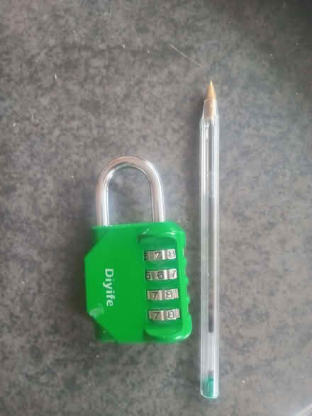 Photo of free Green padlock (Kennington OX1) #1