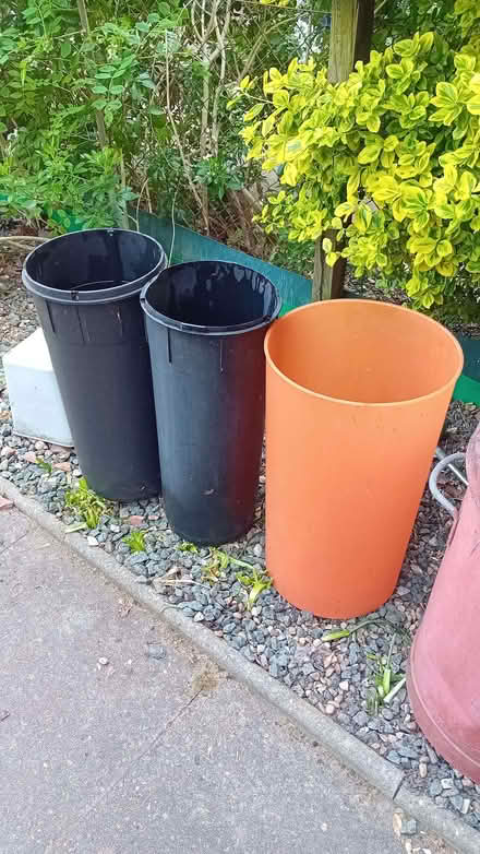 Photo of free Large tin bin,plastic bins (Homerton E9) #2