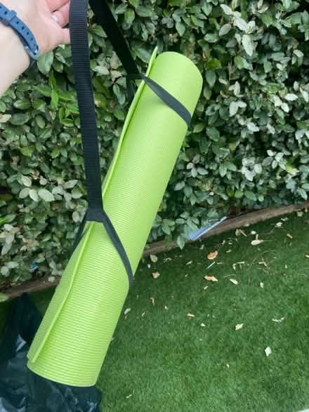 Photo of free Yoga/pilates mat (Boxmoor, Hemel Hempstead) #1