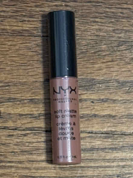 Photo of free London - NYX Soft Matte Lip Cream (Clason Point Bronx NY) #1