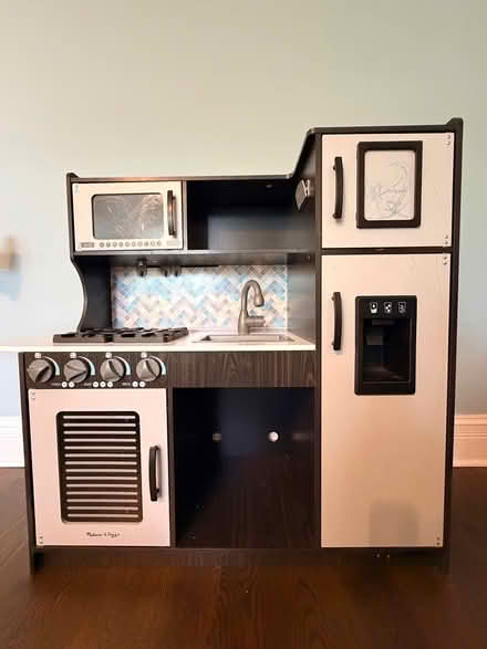 Photo of free Melissa & Doug play kitchen (hinsdale) #1