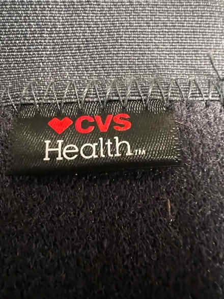 Photo of free Knee Braces: 1 MED, 1 Universal (Montclair) #4