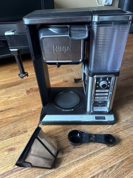 Photo of free Ninja XL Hot/Cold Coffee Maker (Clason Point Bronx NY) #2