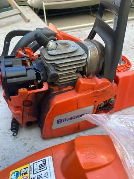 Photo of free Chainsaw (Husqvarna) not working (Tooting, SW16) #2