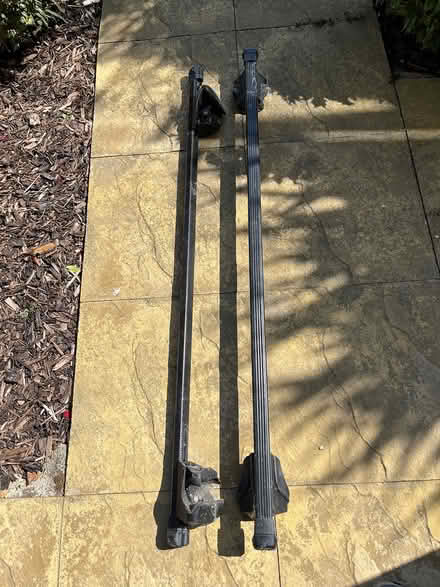 Photo of free Thule roof racks (KT19 8FZ) #1