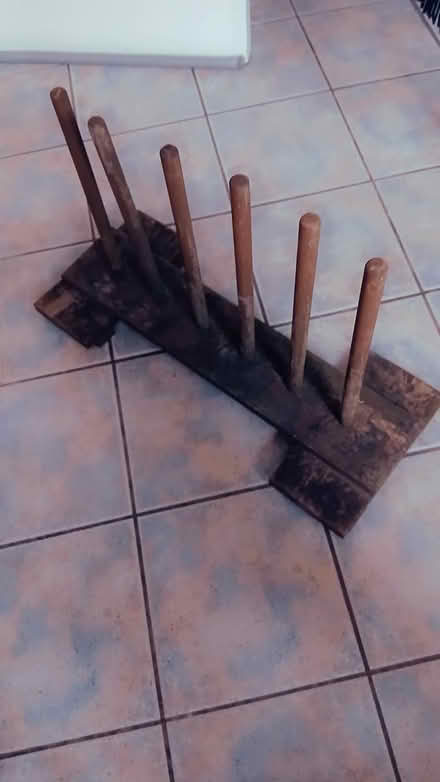 Photo of free Wellington stand (Hereford City Centre) #2