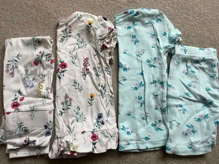 Photo of free Girl clothes 12-18 and 18-24months (IG7) #4