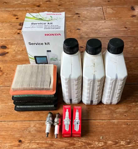 Photo of free Honda lawnmower service kit bits (Meadowtown SY5) #1
