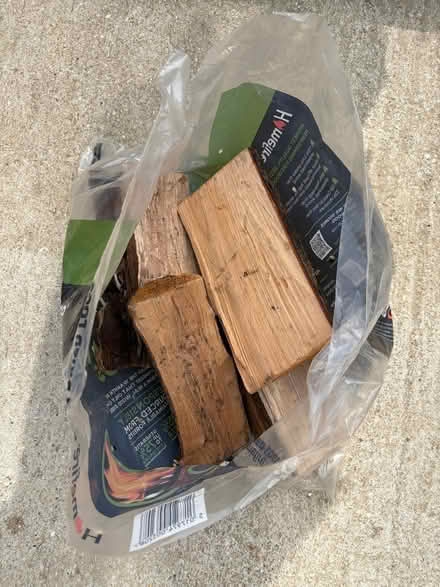 Photo of free 4 Kiln dried logs (Burgess Hill RH15) #1