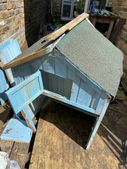 Photo of free Old broken small tall shed (SE153BS) #3