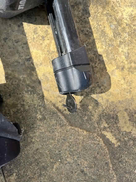 Photo of free Thule roof racks (KT19 8FZ) #4