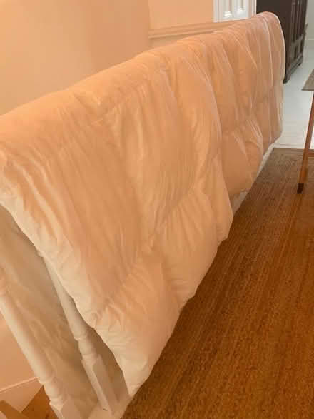 Photo of free Queen feather winter duvet 13.5 Tog (Haringey, near St Ann's, N15) #4