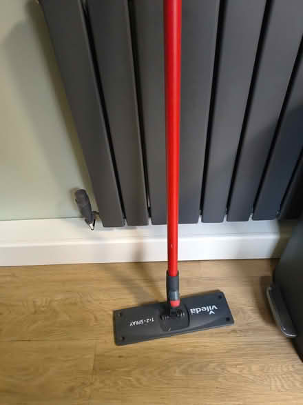 Photo of free Vileda spray mop ..needs the cloth on the bottom (Carlisle CA3) #1