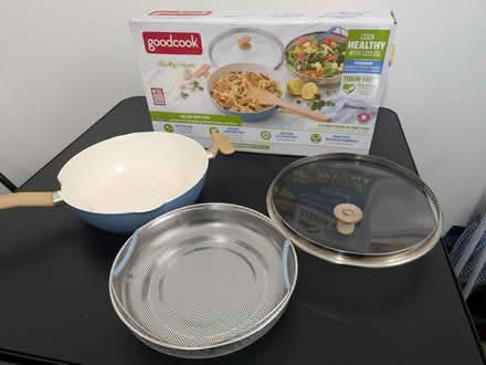Photo of free Ceramic Pan Cook/Steam LG (Qxs Blvd Union Turnpike) #1