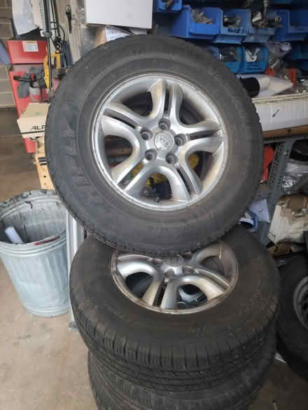 Photo of free Kia Sorrento allow wheels (Northallerton) #1