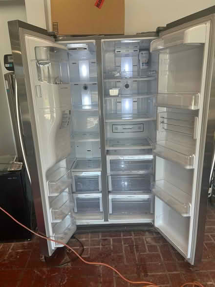 Photo of free Refrigerator Samsung (Villa Park/Orange) #2
