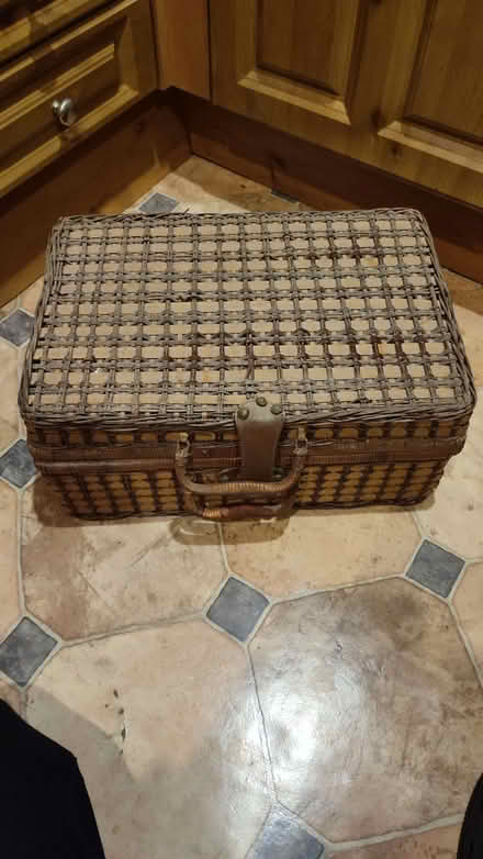 Photo of free Picnic basket (Weston BA1) #3