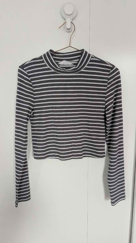 Photo of free Long sleeve crop tops (CR0) #3