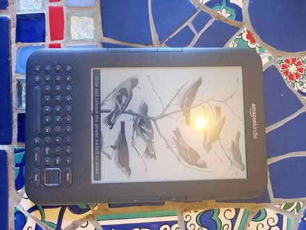 Photo of free Amazon Kindle (Hunston PO20) #2
