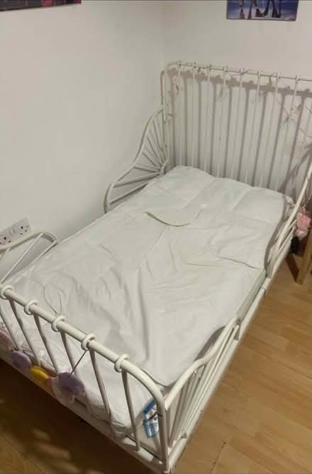 Photo of free Kids bed (TW11) #1
