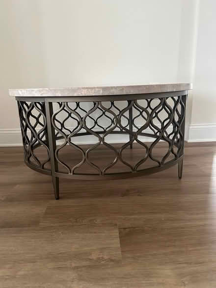 Photo of free 36 in coffee table (Middletown S. Bayberry area) #2