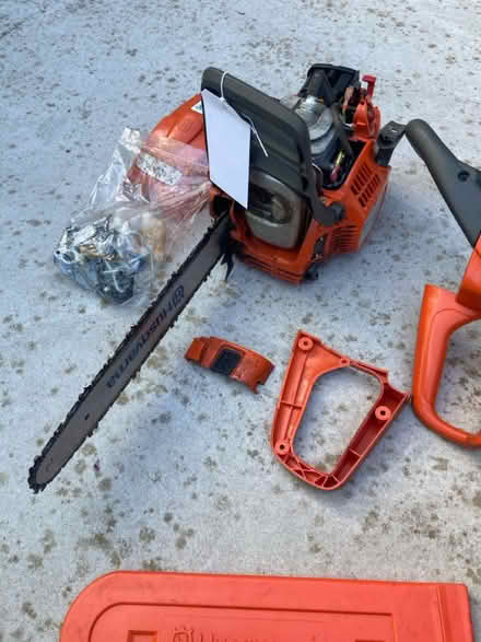 Photo of free Chainsaw (Husqvarna) not working (Tooting, SW16) #3