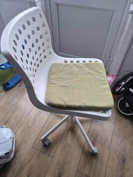 Photo of free Chair (B42 1SY) #1