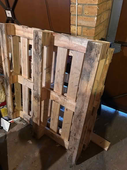 Photo of free 2 palettes (Churchgate EN8) #2