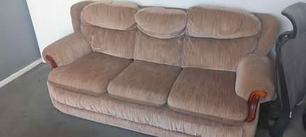 Photo of free 3 seater settee (Kilburn, Belper DE56) #2