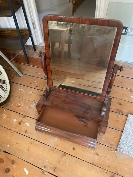 Photo of free Dressing table mirror (Crouch End N8) #2