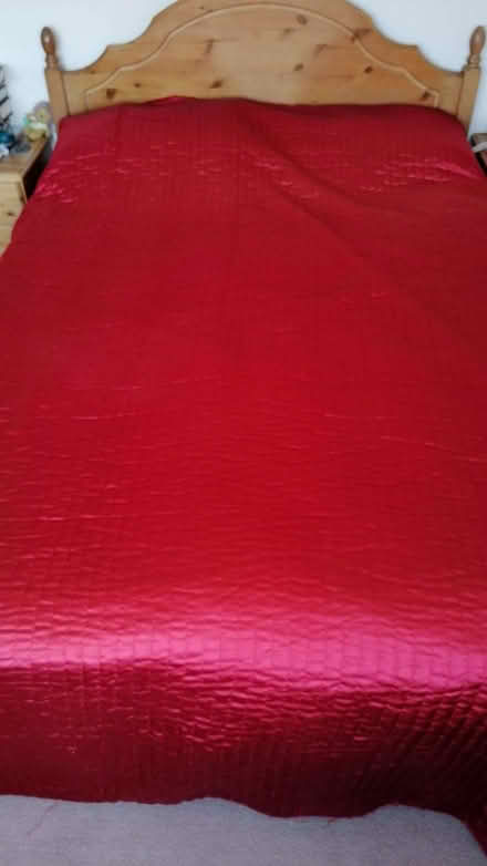Photo of free Bed Spread (Old Woking GU22) #1
