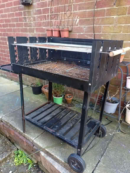 Photo of free Barbecue on wheels (Deane BL3) #1