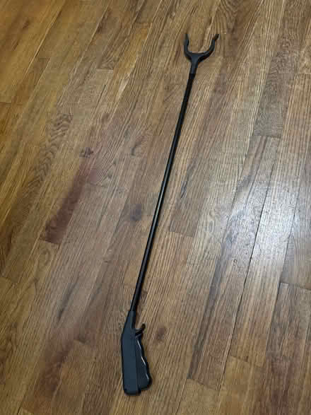 Photo of free Black - Grabber (🤷🏻‍♀️) (Clason Point Bronx NY) #1