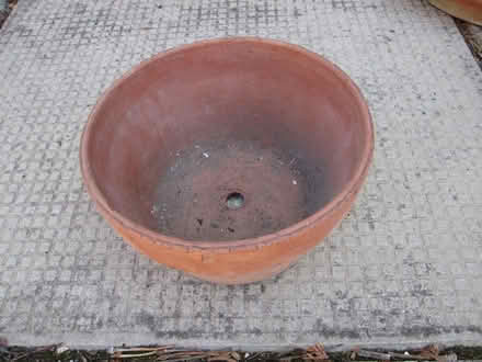 Photo of free clay pots and underplates (Old Ottawa South) #2