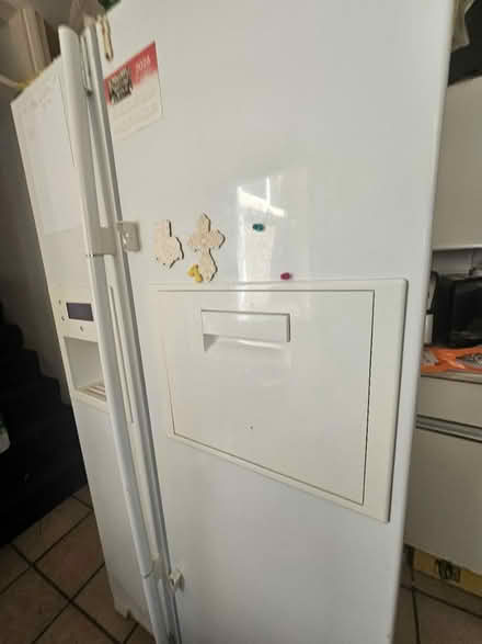 Photo of free American Fridge freezer (N16 Stoke Newington) #2