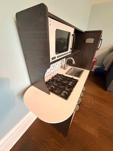 Photo of free Melissa & Doug play kitchen (hinsdale) #2