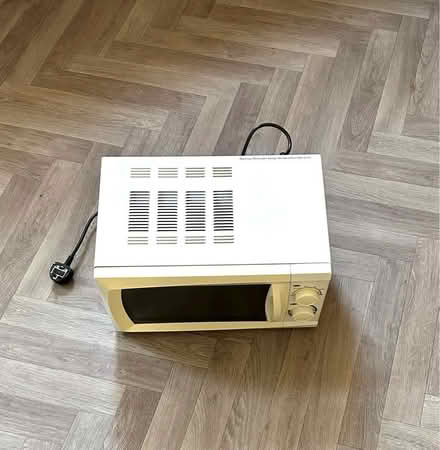 Photo of free Microwave working (Harehills LS8) #1