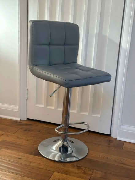 Photo of free 4 Counter stools (Rickmansworth WD3) #1
